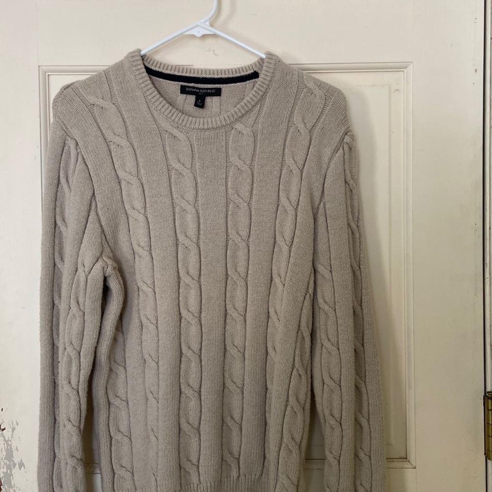 Banana Republic Republic  cable sweater. EUC